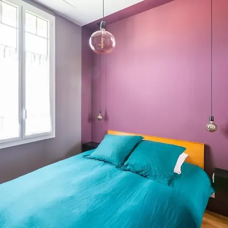 Hotel Furnished Townhouse Ideally Located With 4 Bedrooms Large Terrace & Garden